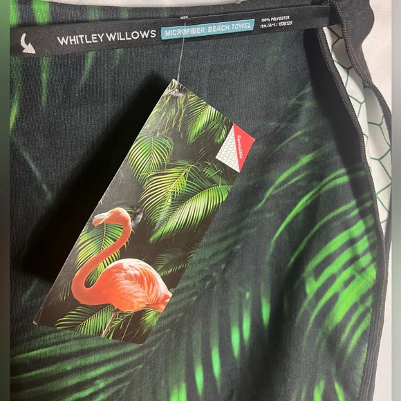 NWT Whitley Willows Microfiber Beach Towel Reversible 35" X 70 - Picture 3 of 8